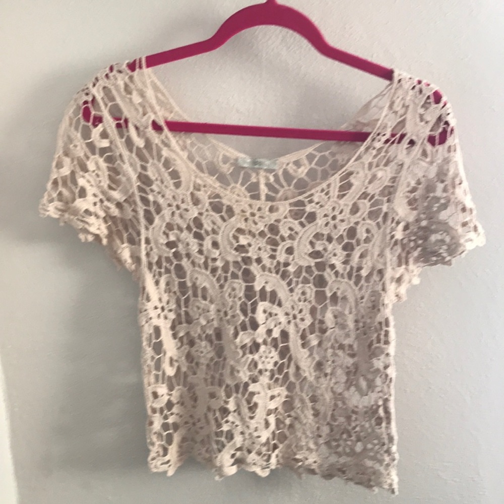 Crocheted short sleeve top